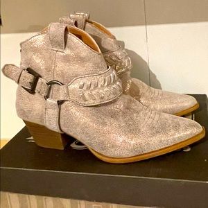 Dingo Keepsake Bootie in Dusty Gold size 7.5